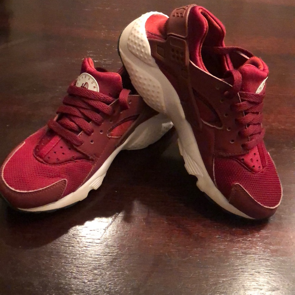 Burgundy Nike Air Huaraches